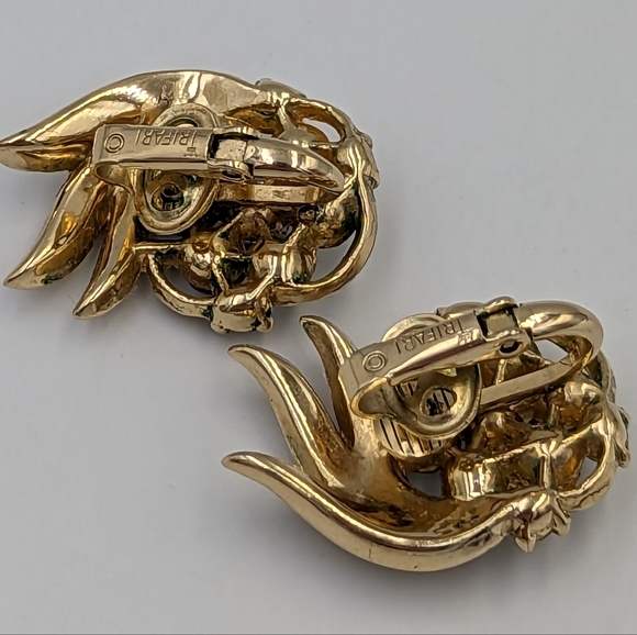 Beautiful Vintage Gold Tone Rhinestone Crown Trifari Clip on Earrings - Picture 5 of 8